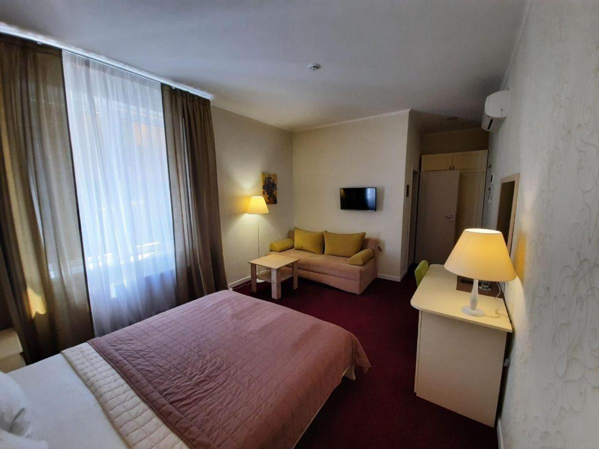 Hotel Ajur Odessa Buitenkant foto