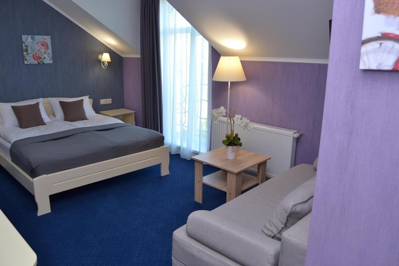 Hotel Ajur Odessa Buitenkant foto