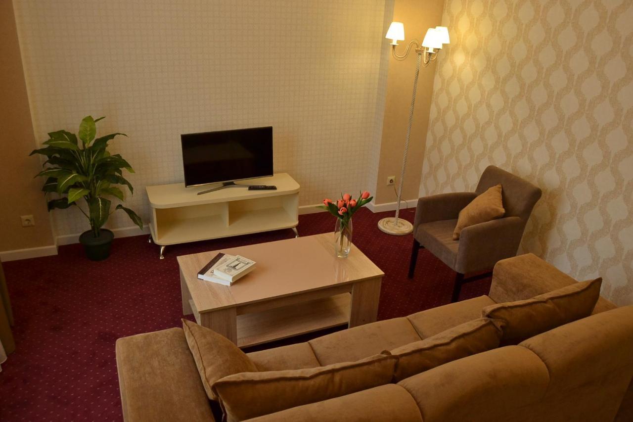 Hotel Ajur Odessa Buitenkant foto