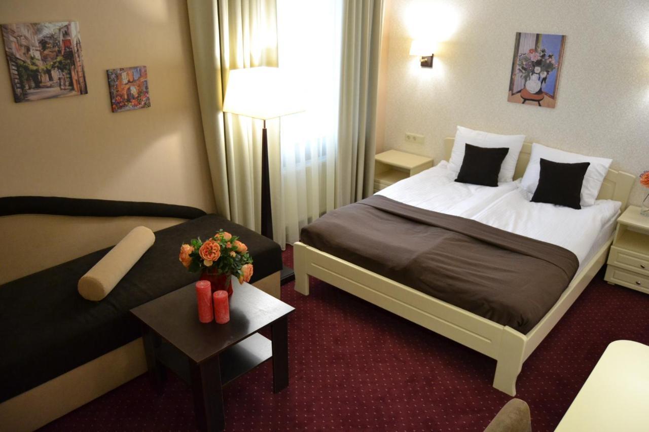 Hotel Ajur Odessa Buitenkant foto