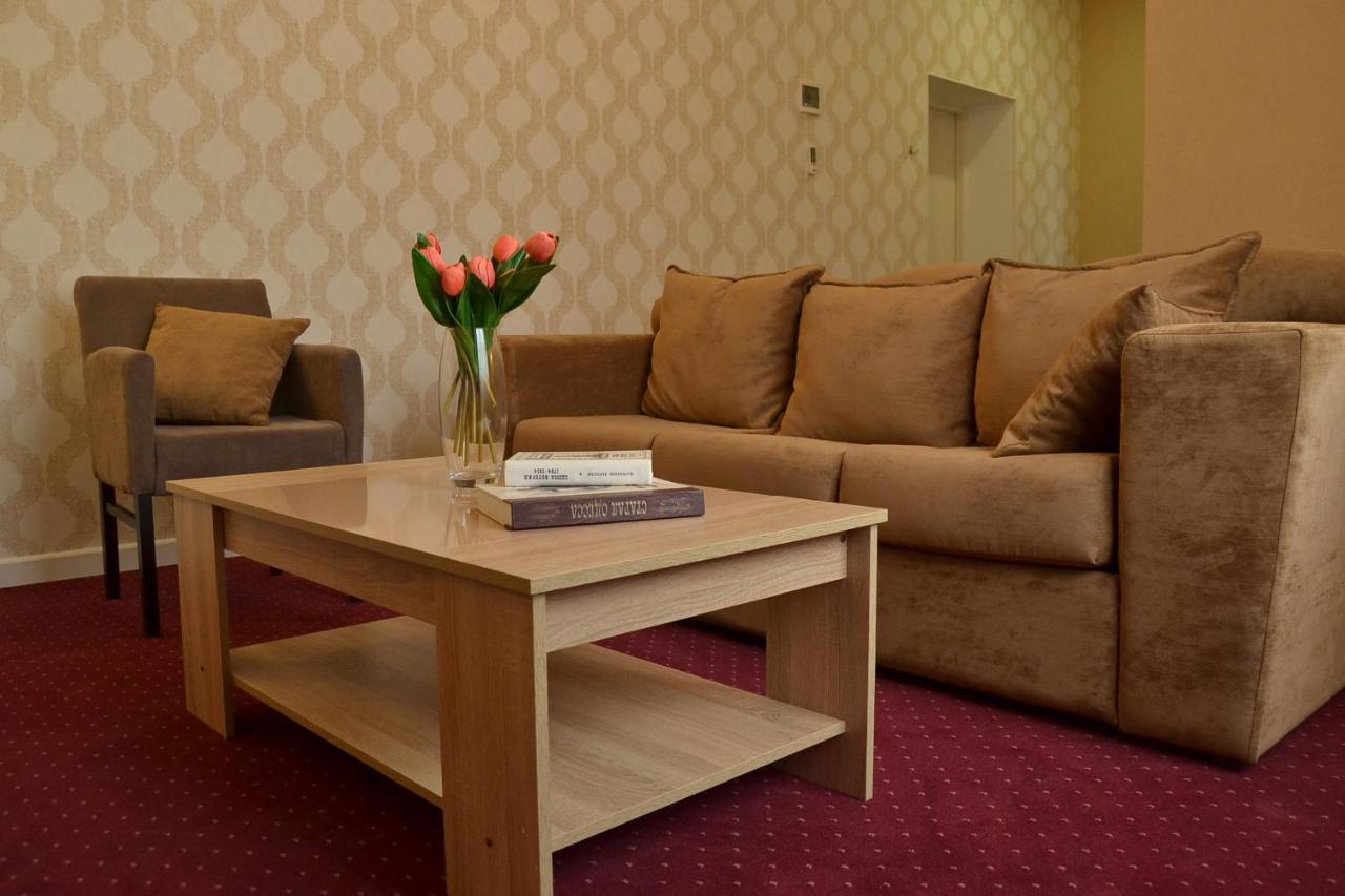 Hotel Ajur Odessa Buitenkant foto