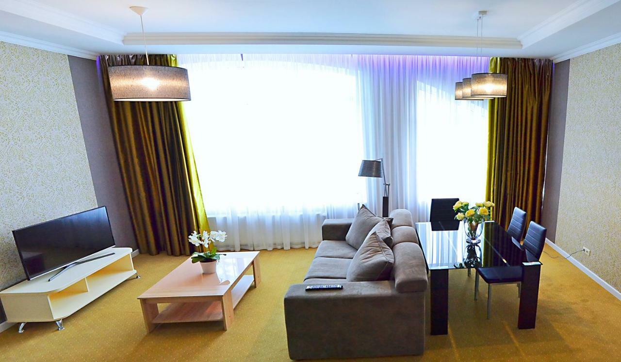 Hotel Ajur Odessa Buitenkant foto