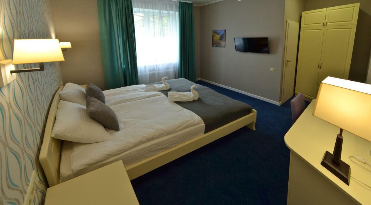 Hotel Ajur Odessa Buitenkant foto