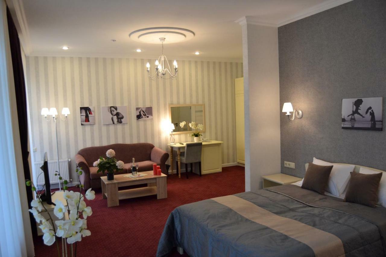Hotel Ajur Odessa Buitenkant foto