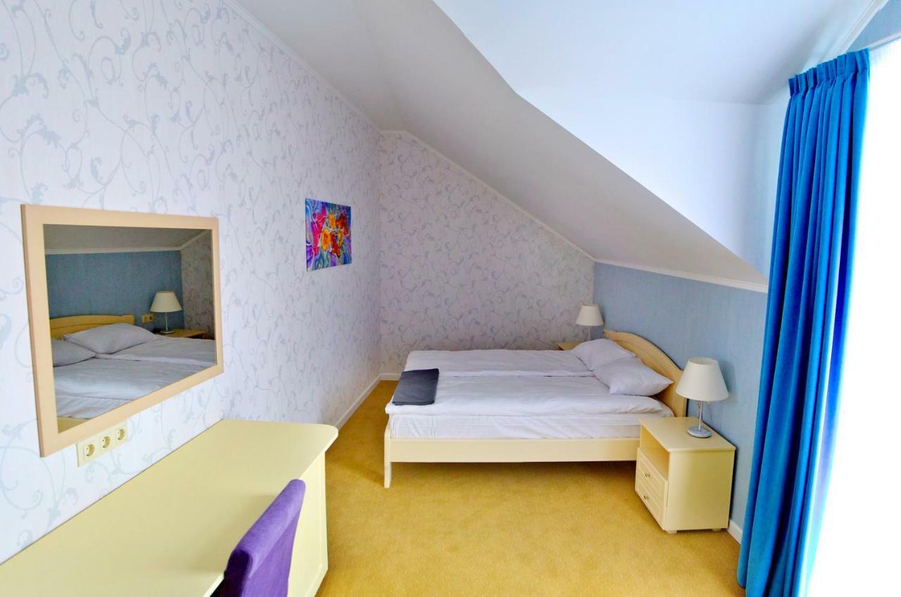 Hotel Ajur Odessa Buitenkant foto