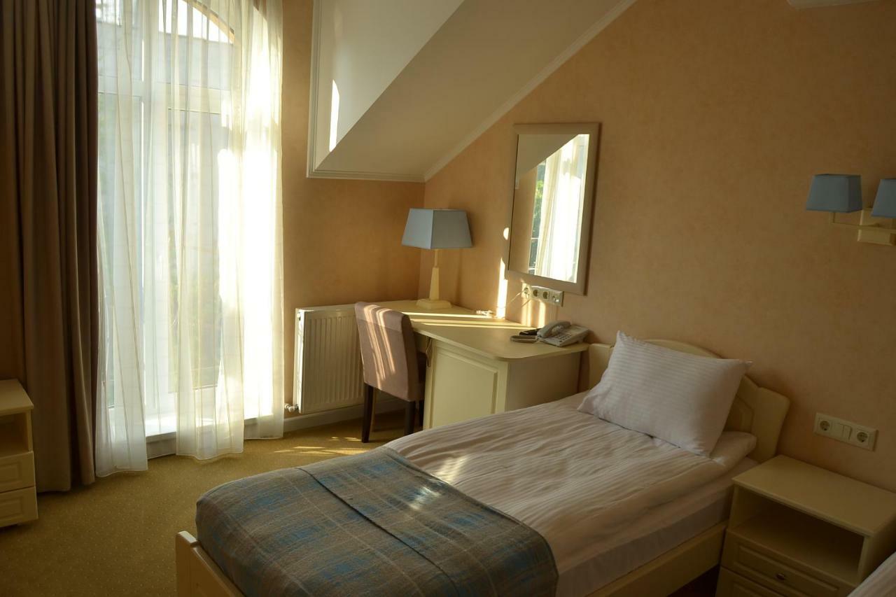 Hotel Ajur Odessa Buitenkant foto