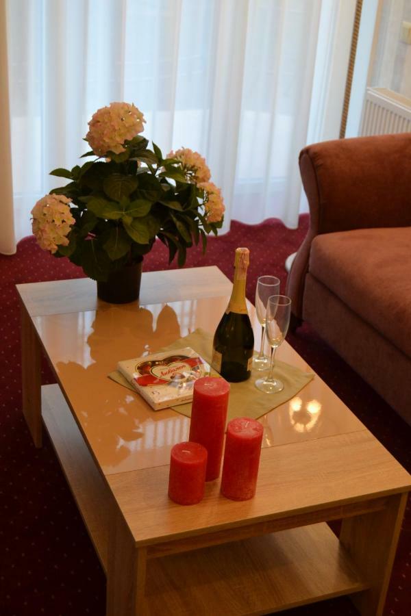 Hotel Ajur Odessa Buitenkant foto