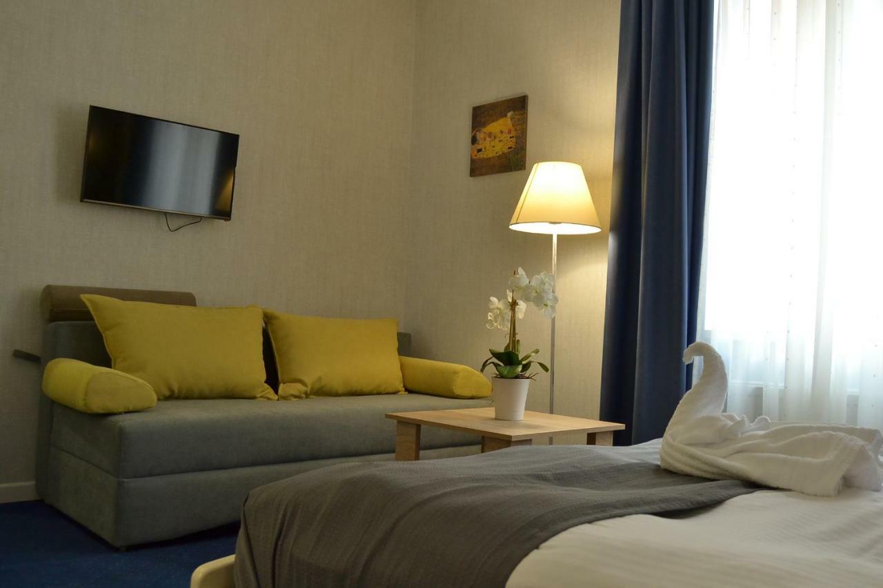 Hotel Ajur Odessa Buitenkant foto