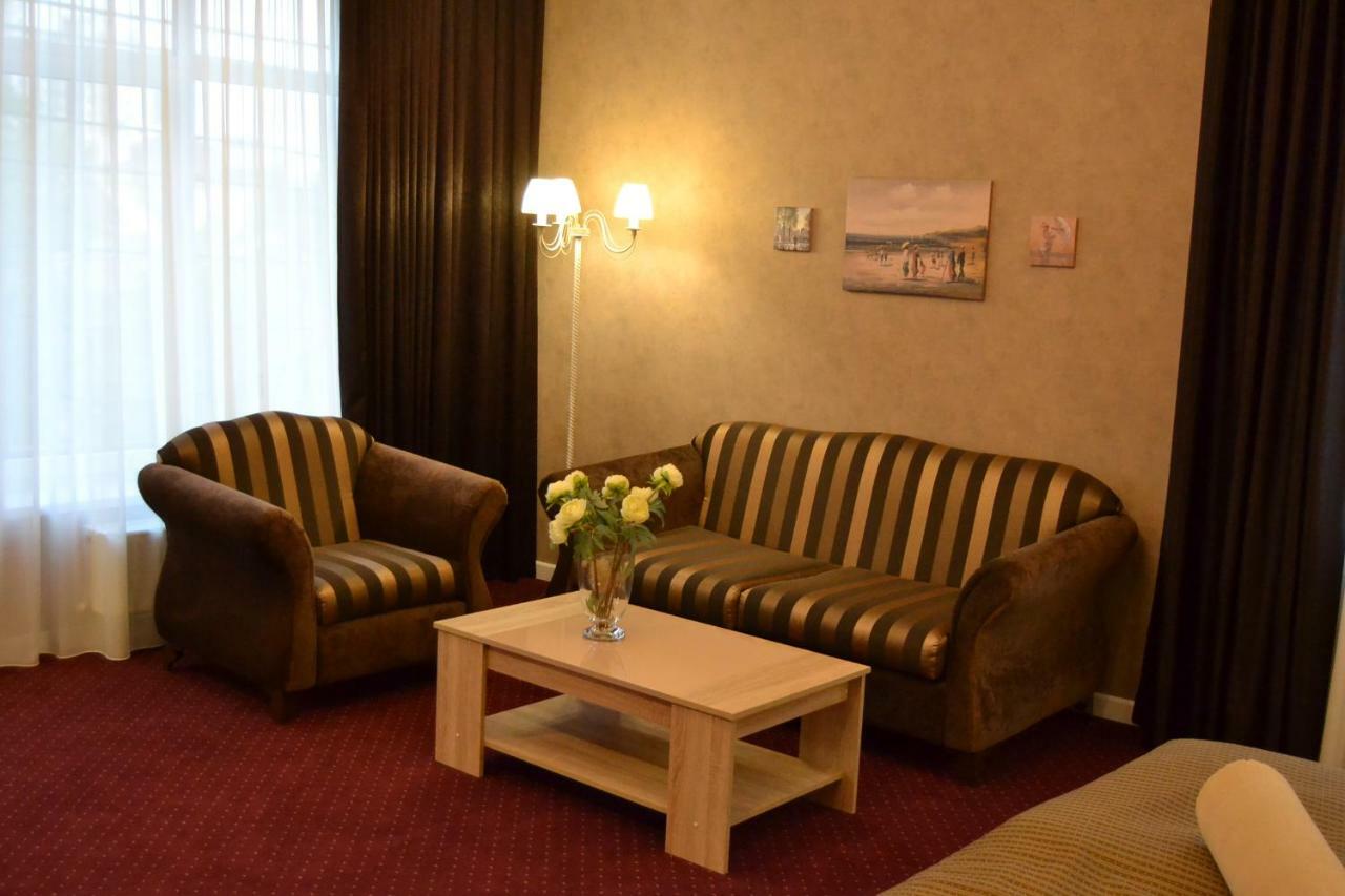 Hotel Ajur Odessa Buitenkant foto