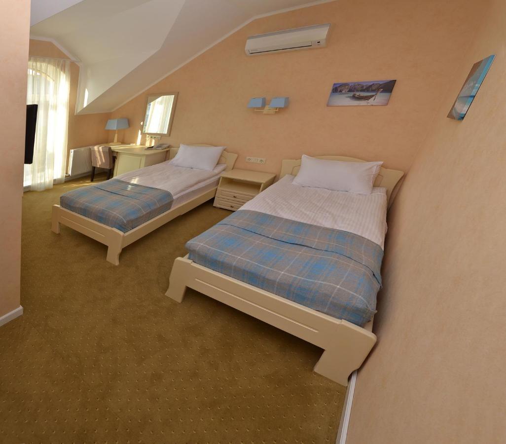 Hotel Ajur Odessa Buitenkant foto