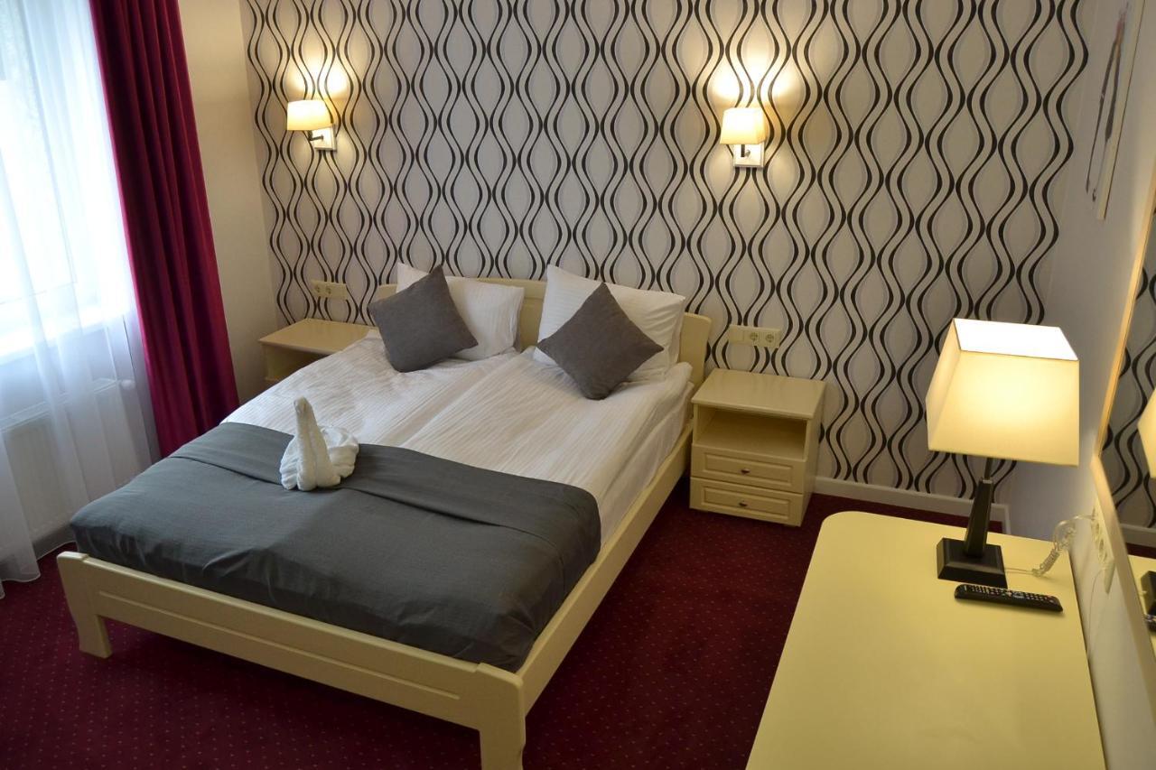 Hotel Ajur Odessa Buitenkant foto